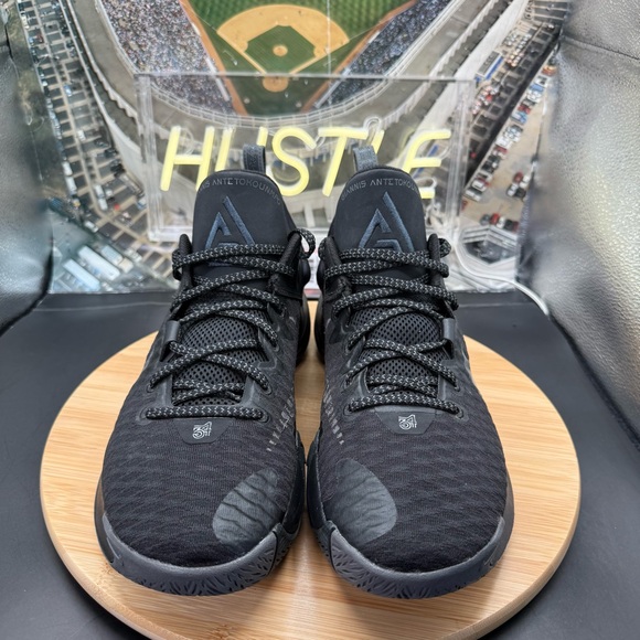 Nike Giannis Immortality Black/Grey Basketball Shoes Men\'s Size 11